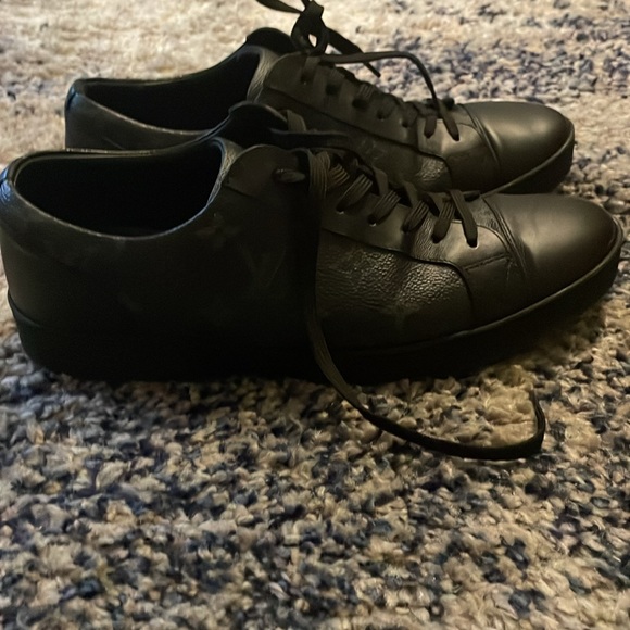 Looks like new - Picture 2 of 3